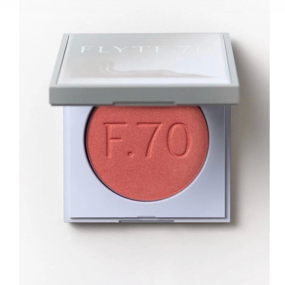 Flyte.70 ColorBack.Pressed
Cheek Blush